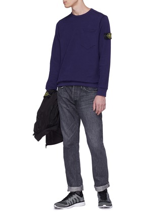 模特儿示范图 - 点击放大 - STONE ISLAND - 可拆式品牌标志徽章纯棉口袋卫衣