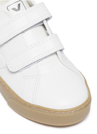 细节 - 点击放大 - VEJA - ESPLAR儿童款V字拼贴真皮运动鞋