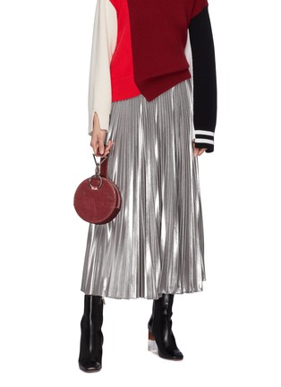 模特儿示范图 - 点击放大 - TARA ZADEH  - 'Azar' geometric link strap velvet circle clutch