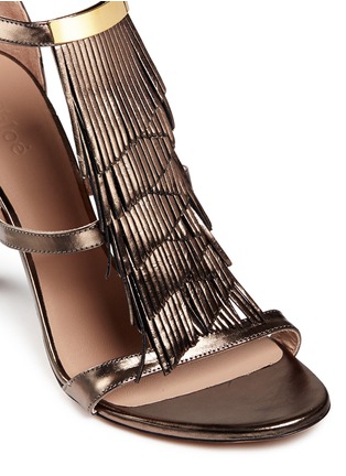 细节 - 点击放大 - CHLOÉ - Fringe metallic leather sandals