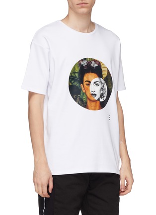 细节 - 点击放大 - REILLY - Fridonna Frida中性款画家及歌手肖像印花T恤
