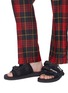 模特儿示范图 - 点击放大 - Palm Angels - x SUICOKE品牌名称双重搭带拖鞋