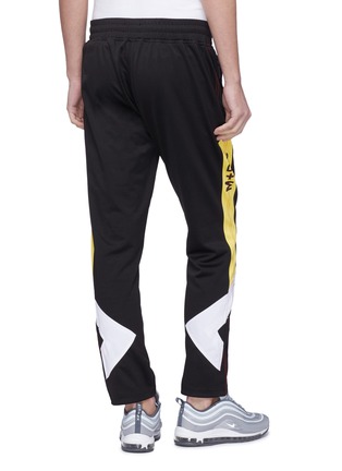 背面 - 点击放大 - M+RC NOIR - 几何图案品牌名称侧条纹休闲裤