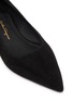 细节 - 点击放大 - SALVATORE FERRAGAMO - Badia花形粗跟绒面真皮尖头平底鞋
