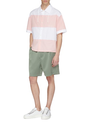 模特儿示范图 - 点击放大 - FENG CHEN WANG - 拼接条纹纯棉衬衫