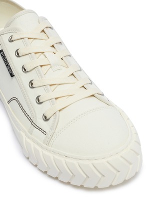 细节 - 点击放大 - BOTH - Pop轮胎纹橡胶鞋底车缝线帆布运动鞋