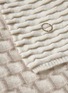细节 –点击放大 - OYUNA - AYA羊绒针织毯－米白色及米色