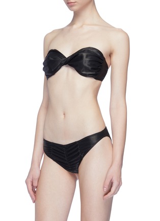 模特儿示范图 - 点击放大 - LISA MARIE FERNANDEZ - Alexia褶裥扭结比基尼套装