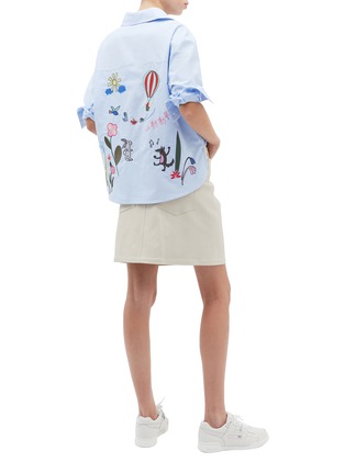 模特儿示范图 - 点击放大 - MIRA MIKATI - 蘑菇花叶刺绣牛津布衬衫