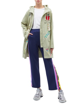 模特儿示范图 - 点击放大 - MIRA MIKATI - 拼色针织侧条纹休闲裤
