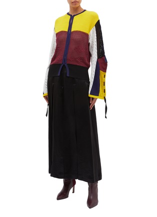 模特儿示范图 - 点击放大 - TOGA ARCHIVES - 褶裥缎面喇叭裙裤