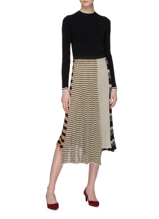 模特示范图 - 点击放大 - SONIA RYKIEL - 拼接设计不对称条纹针织半裙