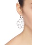 模特儿示范图 - 点击放大 - HEFANG - 方晶锆石纯银刺绣蕾丝耳环