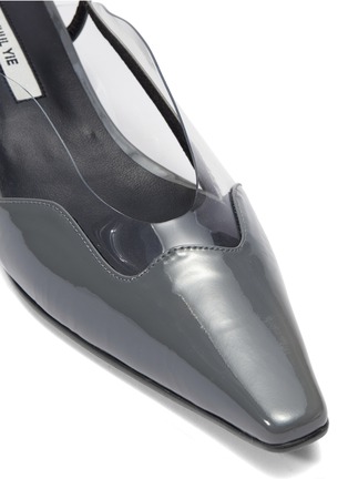 细节 - 点击放大 - YUUL YIE - 'Dewy' PVC panel wavy leather slingback pumps