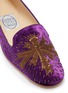 细节 - 点击放大 - EMMA HOPE - Star embroidered velvet loafers