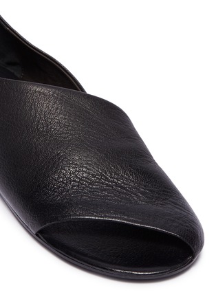 细节 - 点击放大 - MARSÈLL - Arsella切割设计荔枝纹真皮拖鞋