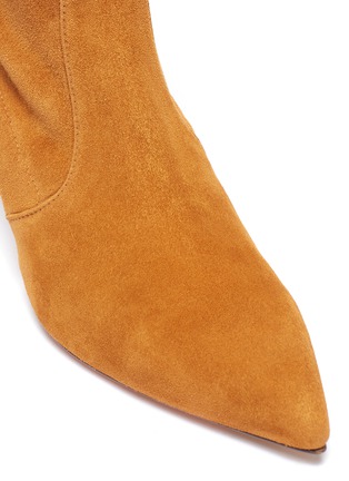 细节 - 点击放大 - STUART WEITZMAN - Rapture弹力绒面真皮尖头高跟短靴