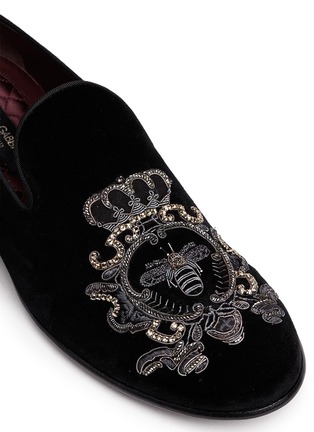 细节 - 点击放大 - DOLCE & GABBANA - 皇冠蜜蜂钉珠丝绒便鞋