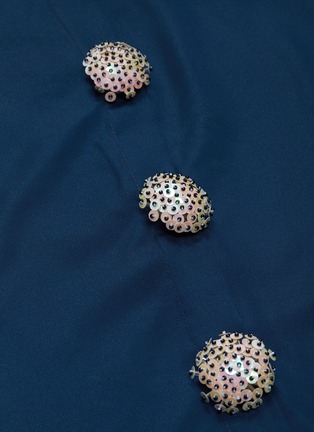 细节 - 点击放大 - LEAL DACCARETT - Gorgona珠饰钮扣喇叭袖衬衫裙