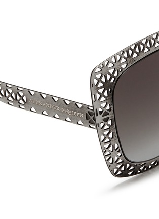 细节 - 点击放大 - ALEXANDER MCQUEEN - Laser cut lattice ruthenium sunglasses