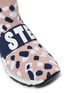 细节 - 点击放大 - STELLA MCCARTNEY - 儿童款品牌名称松紧带笔触针织运动鞋