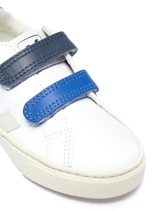 细节 - 点击放大 - VEJA - Esplar幼儿款拼色魔术贴搭带真皮运动鞋