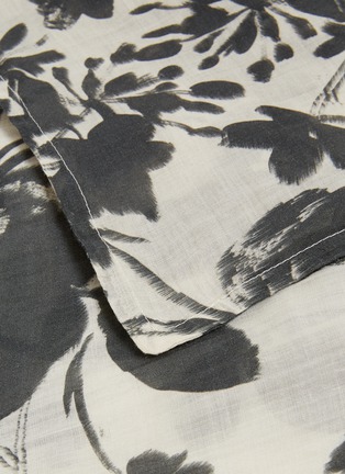 细节 –点击放大 - SOCIETY LIMONTA - Nap Bic花卉水墨画苎麻枕套两件套－浅灰色