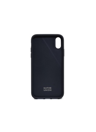 模特儿示范图 - 点击放大 - NATIVE UNION - CLIC Canvas帆布饰面手机壳（黑色）－iPhone XR