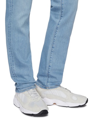 模特儿示范图 - 点击放大 - ADIDAS - Yung-1绒面真皮拼接网眼布运动鞋