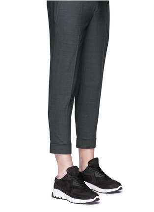 模特儿示范图 - 点击放大 - NEIL BARRETT - URBAN绒面牛巴哥皮球鞋