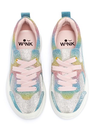 模特儿示范图 - 点击放大 - WINK - Bagel儿童款拼色闪亮丝线厚底运动鞋