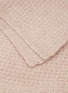 细节 –点击放大 - OYUNA - Lia羊绒针织盖毯－粉色
