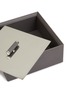 细节 –点击放大 - PINETTI - Iside金属顶盖小牛皮方形收纳盒－深灰色