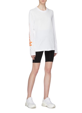 模特儿示范图 - 点击放大 - VICTORIA BECKHAM - x Reebok品牌名称纯棉T恤