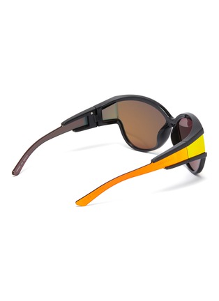 模特儿示范图 - 点击放大 - BALENCIAGA - Unlimited镜片镜腿板材太阳眼镜
