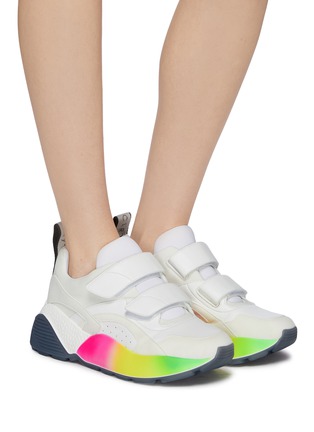 模特儿示范图 - 点击放大 - STELLA MCCARTNEY - Eclypse拼接设计彩虹厚底运动鞋