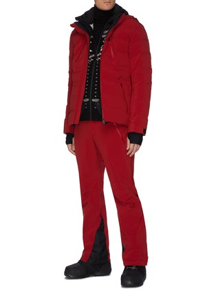 模特儿示范图 - 点击放大 - AZTECH MOUNTAIN - Nuke Suit绗缝羽绒功能连帽夹克