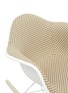 细节 –点击放大 - HERMAN MILLER - 拼色格纹金属白蜡木底座模压板材扶手摇椅