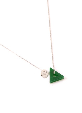 模特儿示范图 - 点击放大 - SAMUEL KUNG - Jade triangle pendant 18k white gold necklace