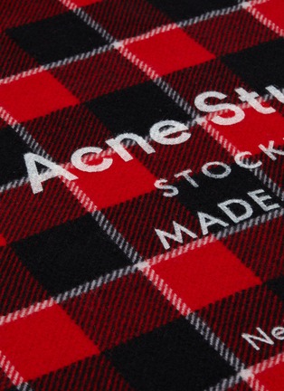 细节 - 点击放大 - ACNE STUDIOS - logo及资讯印花格纹羊毛围巾