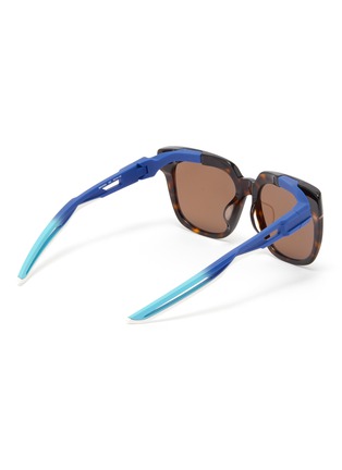模特儿示范图 - 点击放大 - BALENCIAGA - Hybrid切割镜腿玳瑁板材太阳眼镜