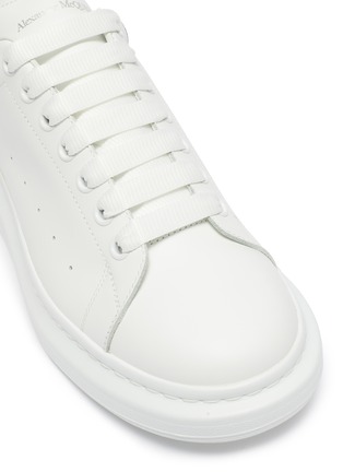 细节 - 点击放大 - ALEXANDER MCQUEEN - Oversized Sneaker鳄鱼纹拼贴真皮运动鞋
