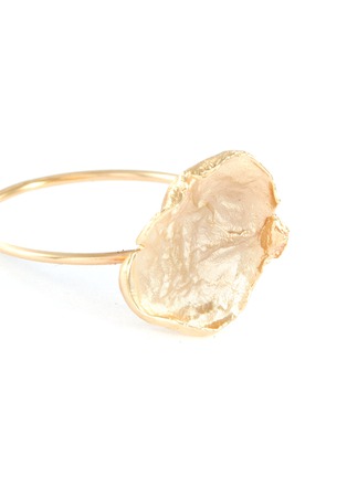 细节 - 点击放大 - SARAH & SEBASTIAN - 'Small Leaf' 10k yellow gold ring