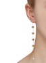 模特儿示范图 - 点击放大 - CHARLOTTE LEBECK - Lula 18k镀金纯银珠饰及淡水珍珠吊坠耳环