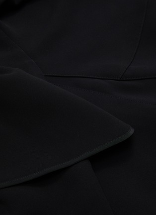 SUPERNOVA披肩式褶裥设计高开衩连衣裙展示图