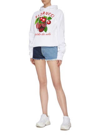 模特儿示范图 - 点击放大 - FIORUCCI - 樱桃红莓logo印花纯棉连帽卫衣