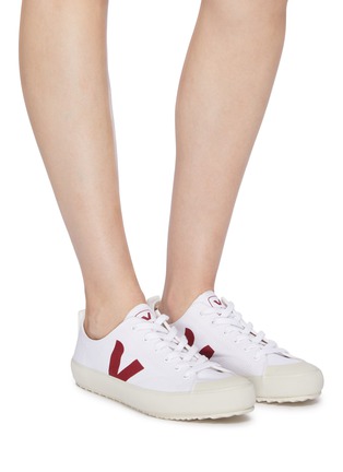 模特儿示范图 - 点击放大 - VEJA - Nova V字印花帆布运动鞋
