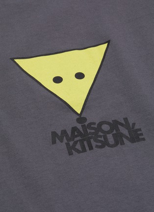  - MAISON KITSUNÉ - Triangle Fox品牌名称三角狐狸头图案T恤