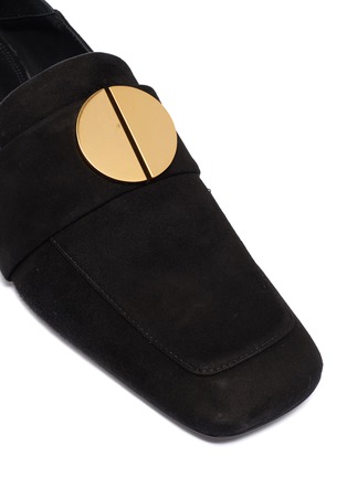 细节 - 点击放大 - MERCEDES CASTILLO - Esmera圆形金属缀饰绒面真皮乐福鞋