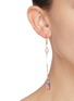 模特儿示范图 - 点击放大 - EJING ZHANG - Viv纱线树脂淡水珍珠镀金吊坠耳环